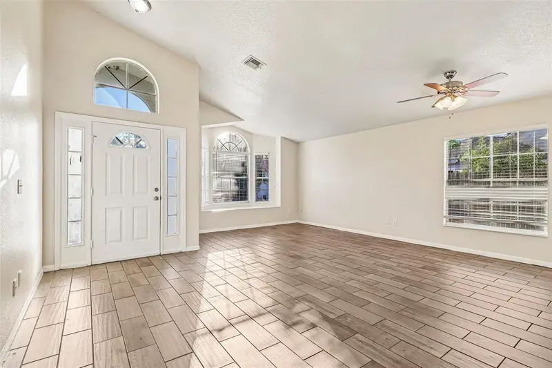 9200 Valencia Palms Dr, FL