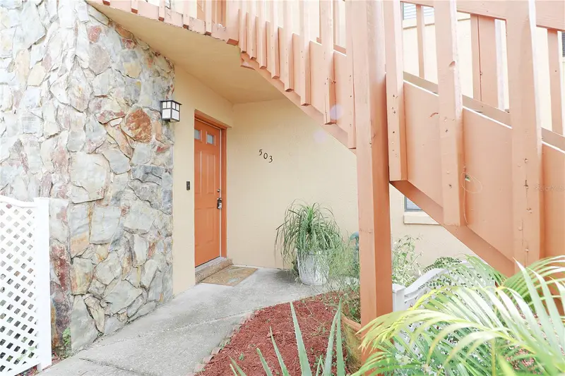 503 Manor Cir, FL