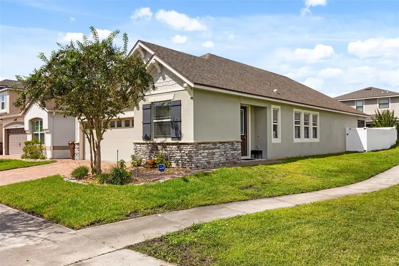 2401 Avian Loop, FL
