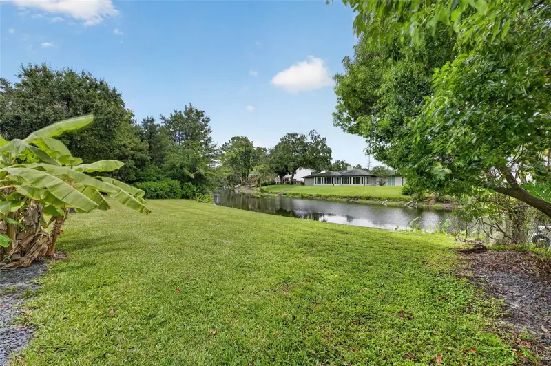 120 Lake Destiny Trl, FL