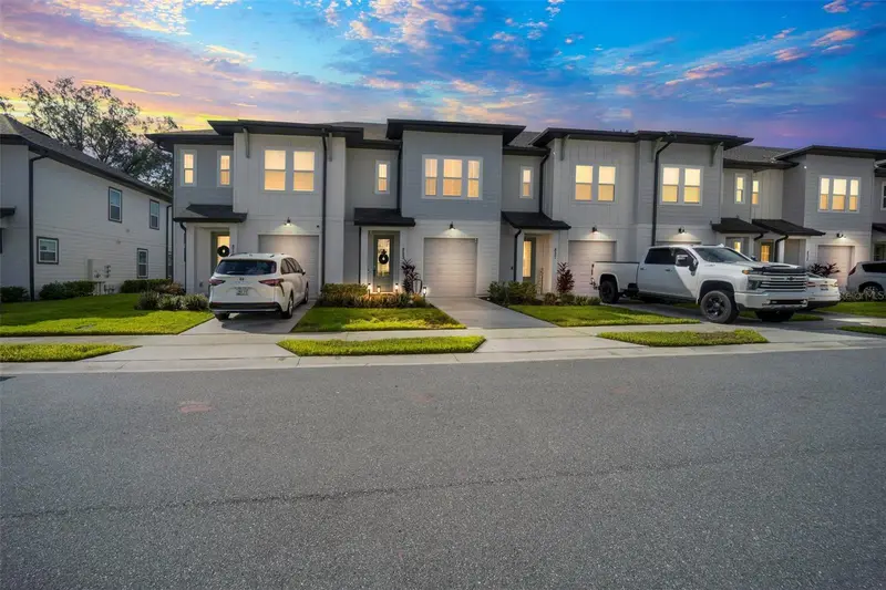 823 Longboat Dr, FL