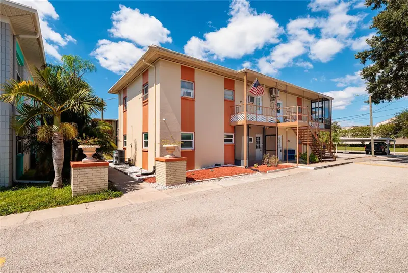 Palm Gardens listing