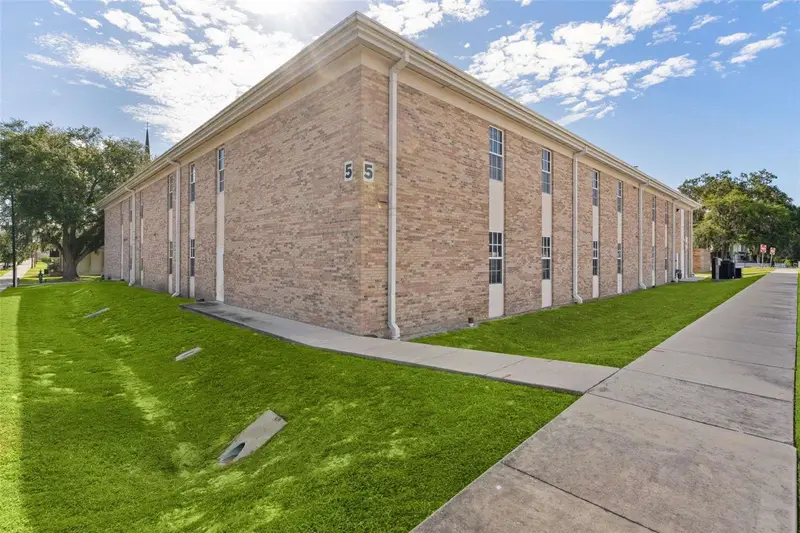 1019 W Main St, FL