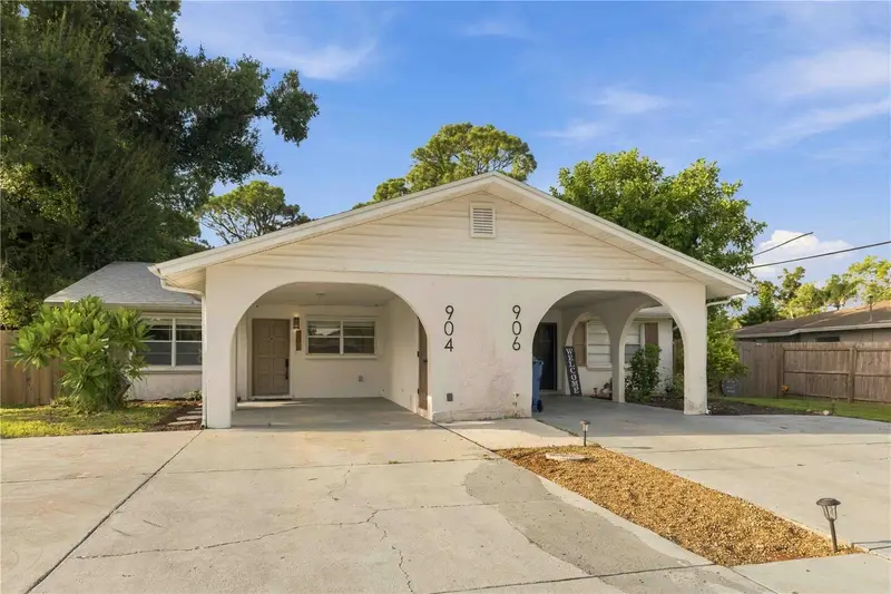 904 66th Ave W, FL