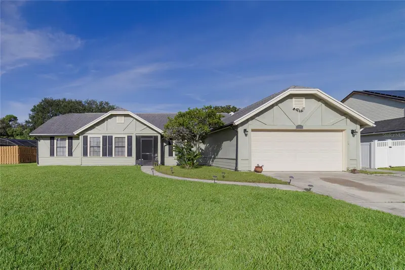 495 Stillwater Dr, FL