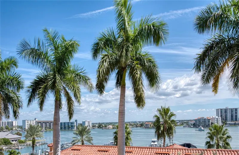 501 Mandalay Ave #509, FL