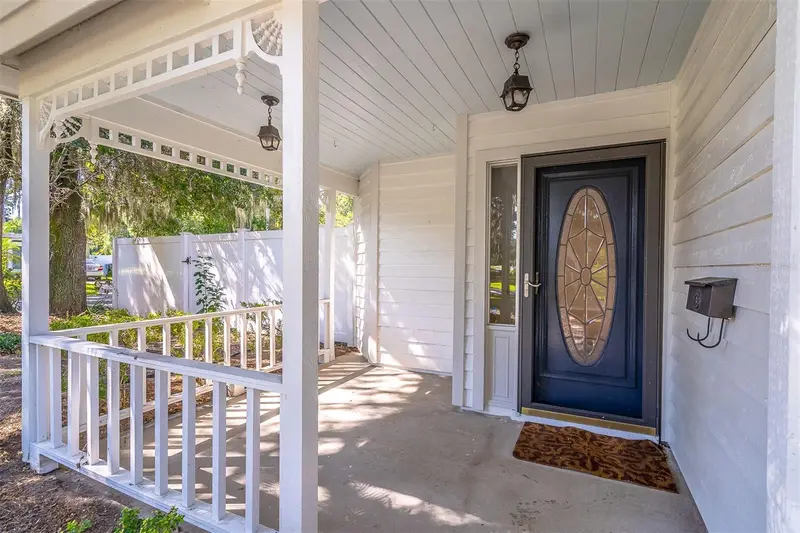 472 Mayfair Cir, FL