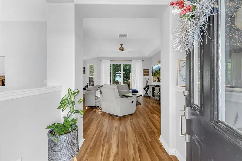 995 Sadie Ln, FL
