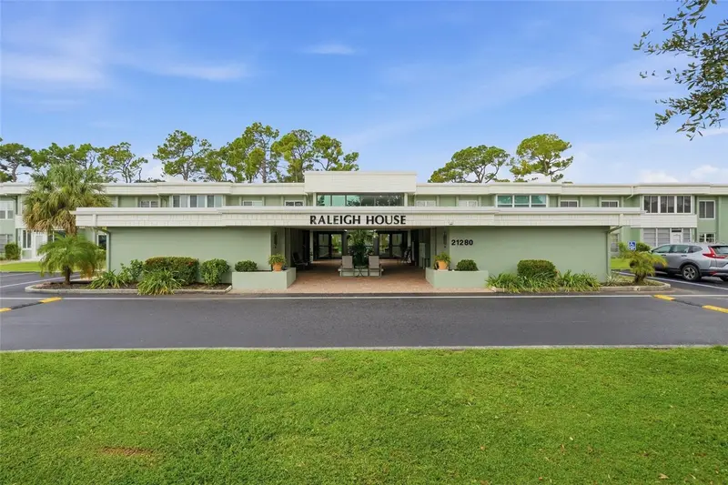 21280 Brinson Ave #218, FL