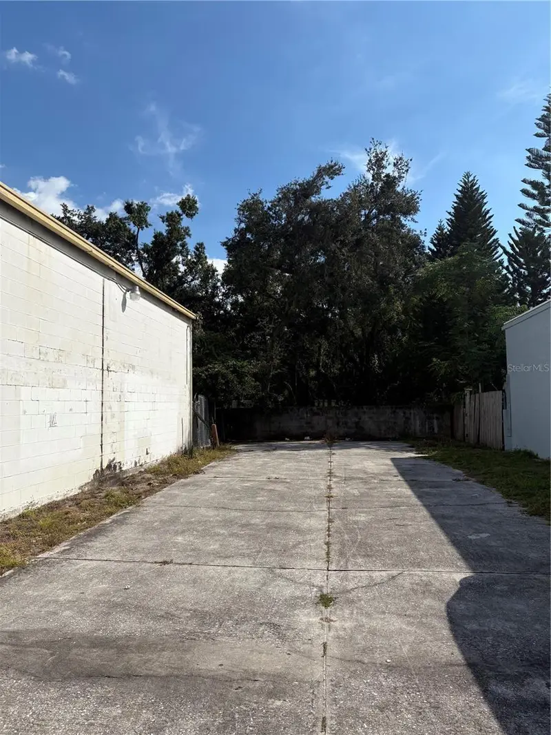 1808 W Waters Ave, FL