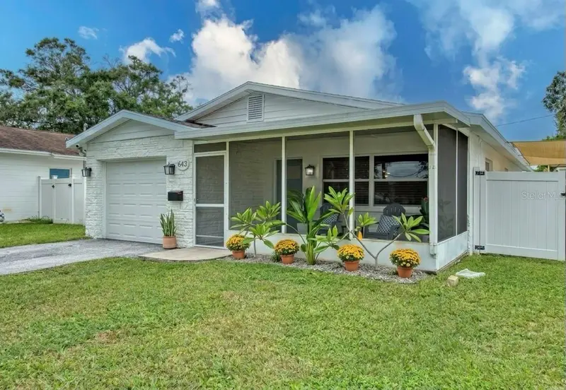 643 Southwest Blvd N, FL