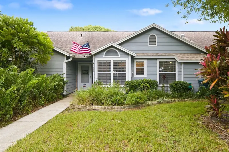 2712 Bentley Dr, FL