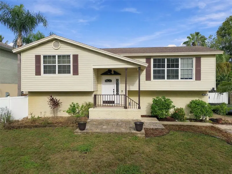 915 Lynnlea Ln, FL