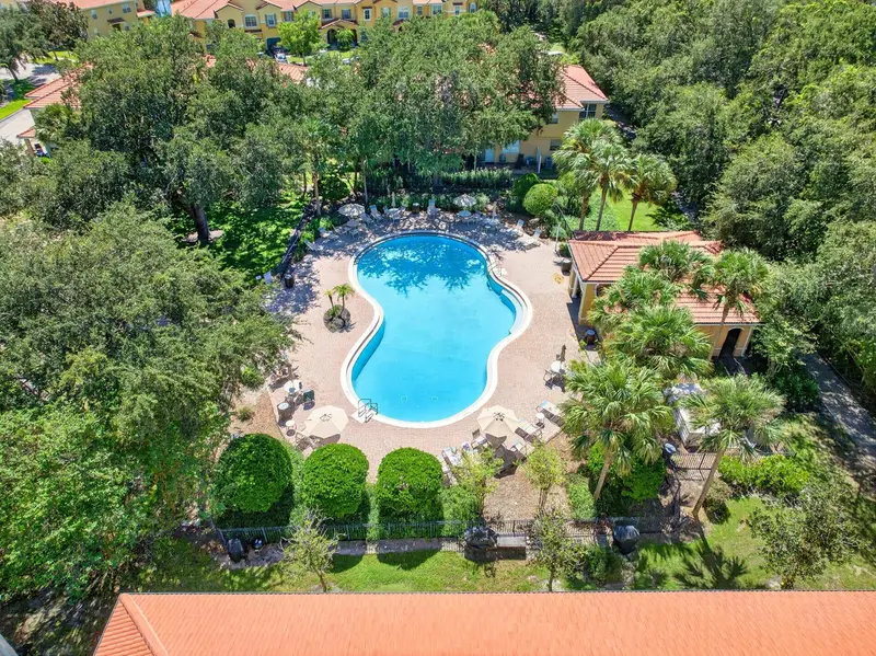 5109 Killarney Way, FL
