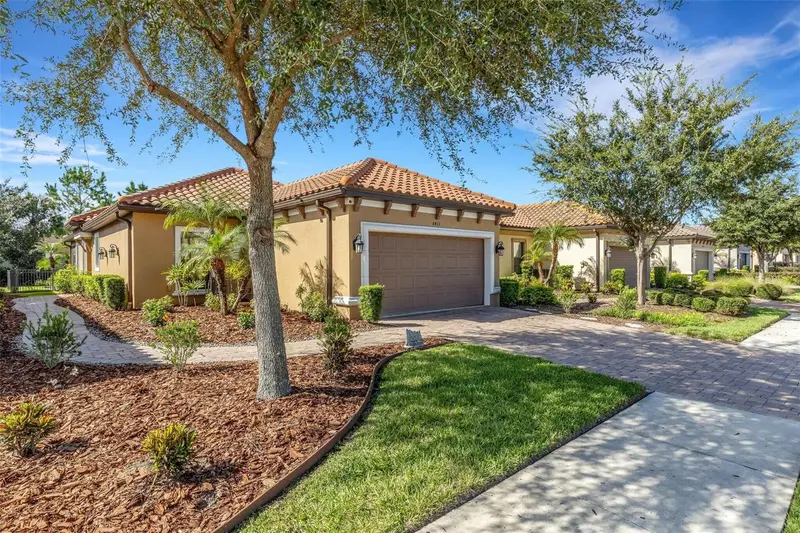 8413 Alberata Vista Dr, FL