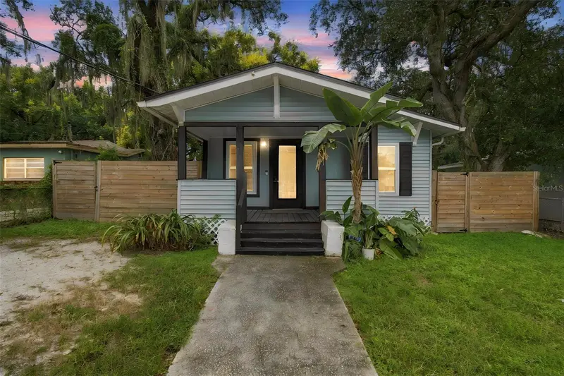 1611 E Genesee St, FL
