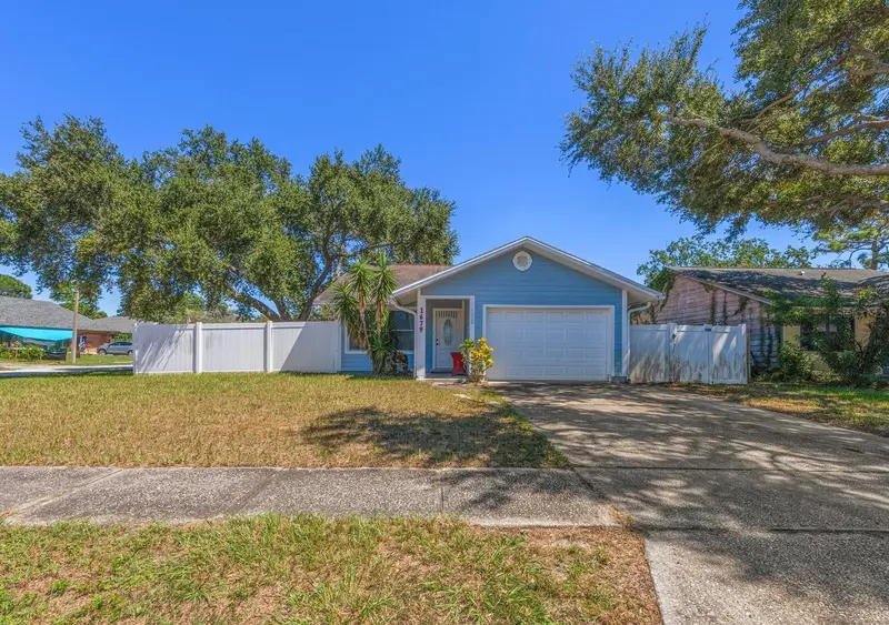 1679 Needles Ln W, FL