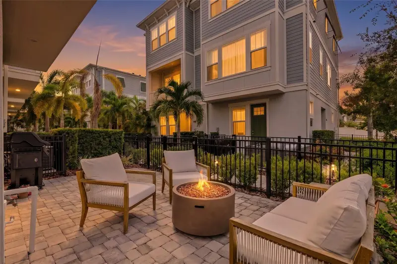 206 S Tampania Ave #6, FL