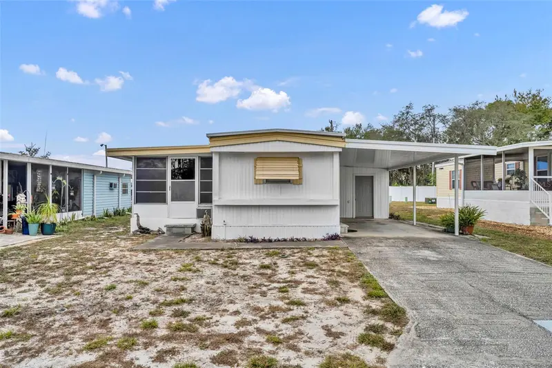 11 Hawaiian Way, FL