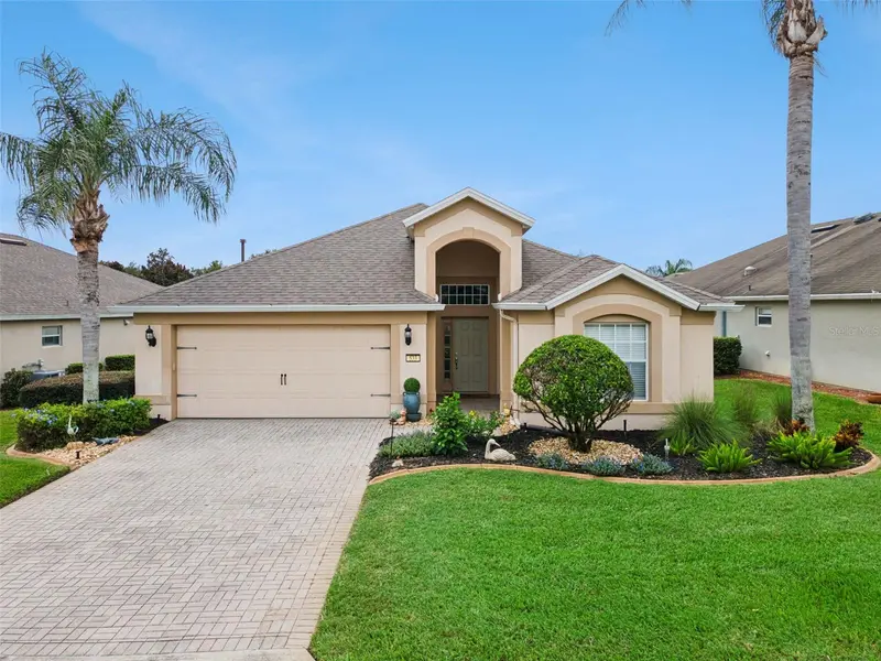 533 Arena Dr, FL