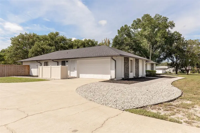 1890 Crowley Cir E, FL