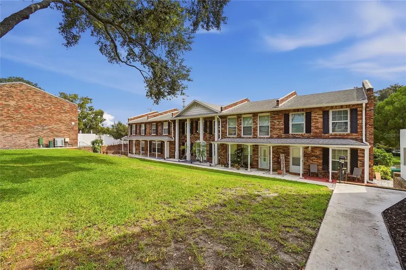 5850 Cypress Gardens Blvd #303, FL