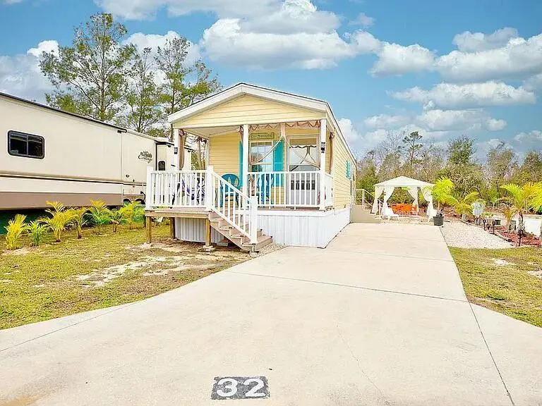 32 Grassy Lake Cir, FL