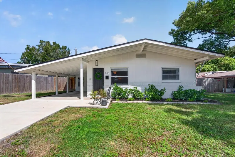 835 54th Ave N, FL