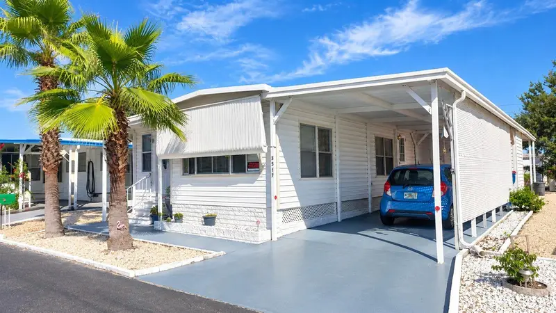 3517 Tiki Dr W, FL
