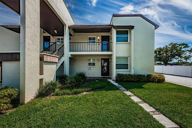 1100 E Bay Dr #68, FL