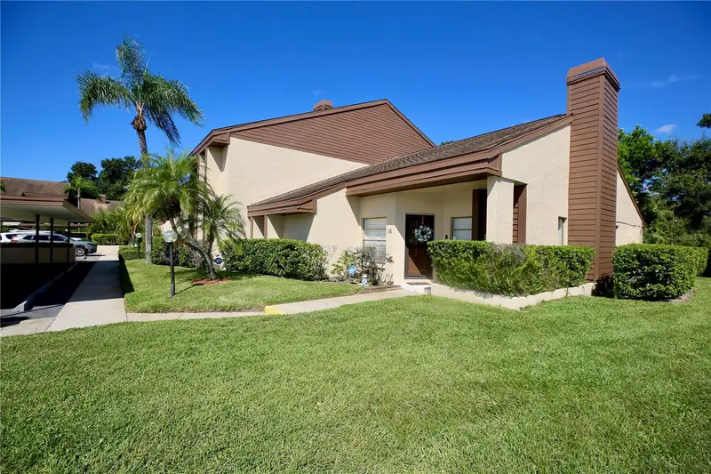 3540 Countrybrook Ln #16, FL