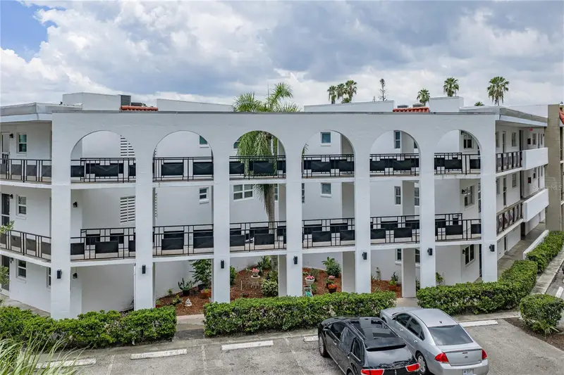 100 El Camino Dr #301, FL
