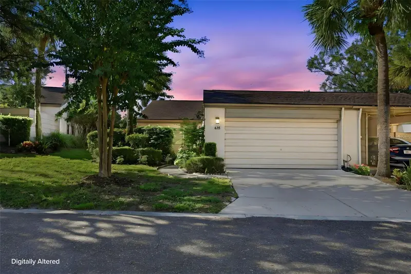 635 Woodridge Dr, FL