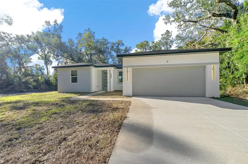 4 Oak Cir, FL