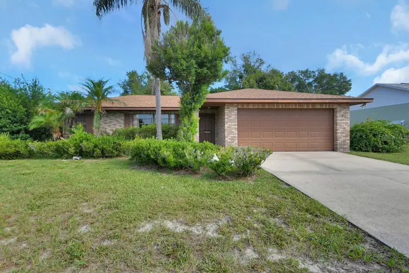 135 E Iris Dr, FL