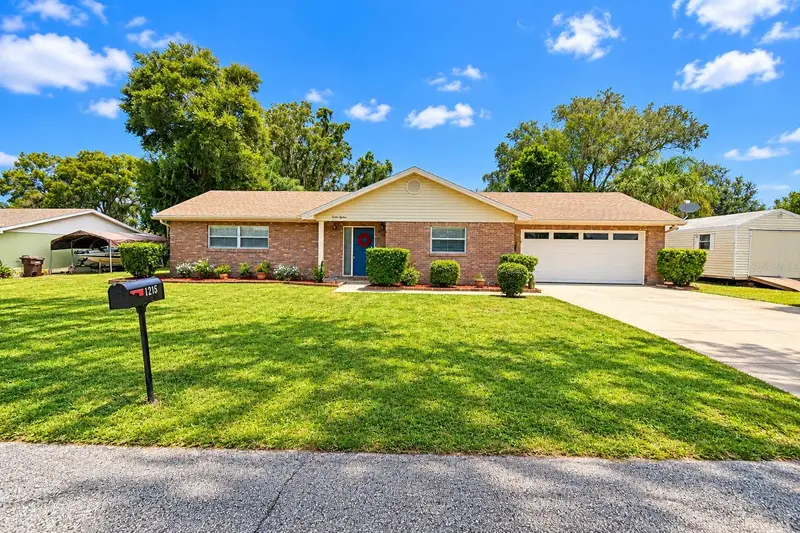 1215 Fairlane Ct Nw, FL
