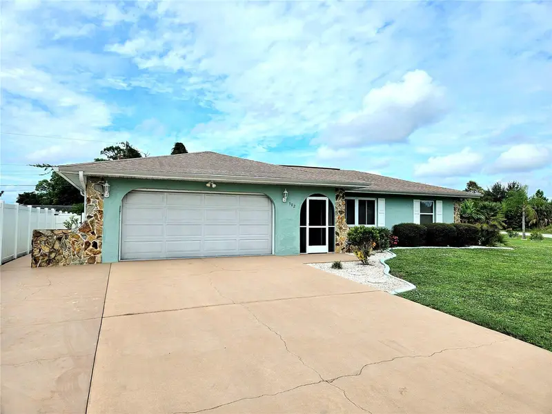 582 Azalea Dr Nw, FL