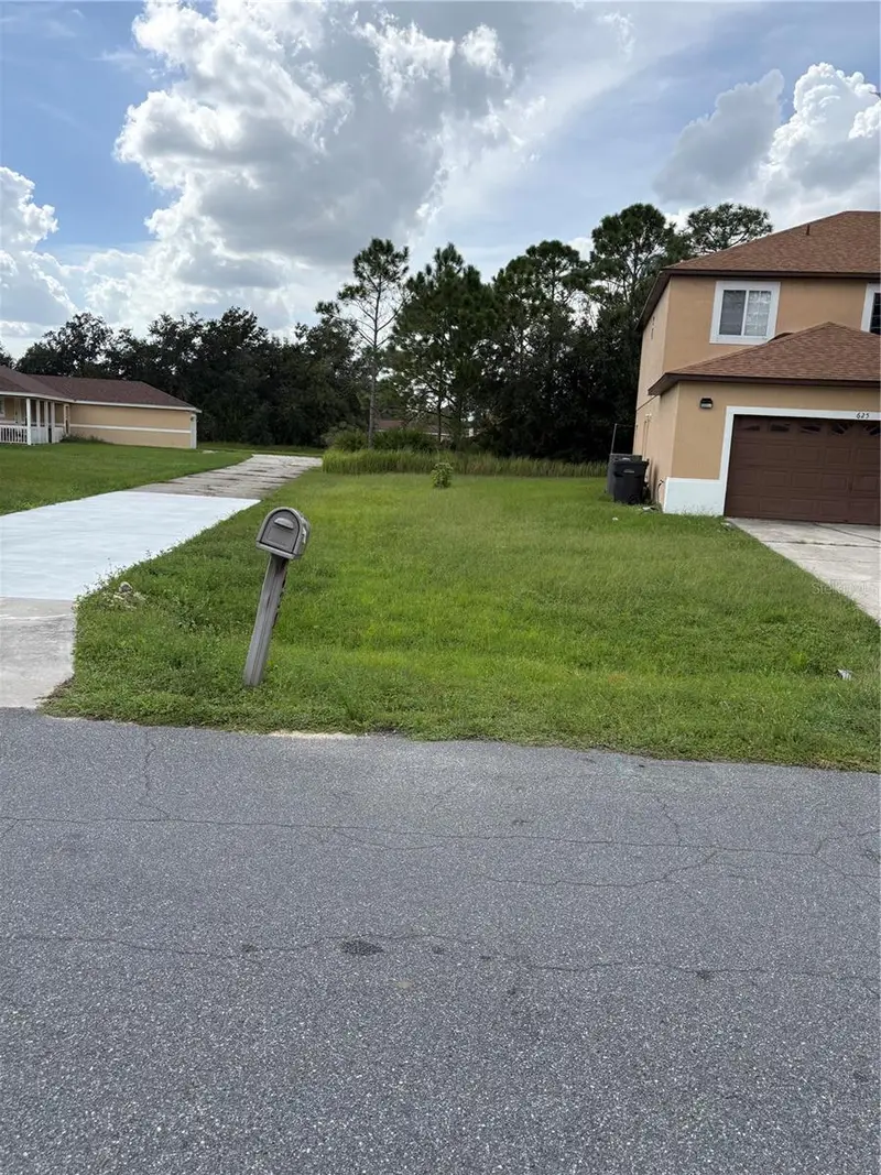 627 Linnet Ct, FL