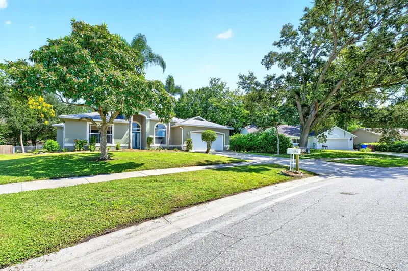 1648 Cypress Woods Cir, FL