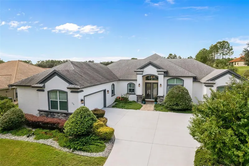 224 S Paladinn Cir, FL