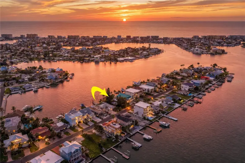 835 Bay Point Dr, FL