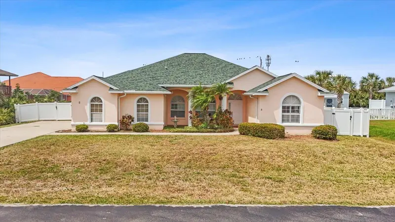 7 Beachside Dr, FL