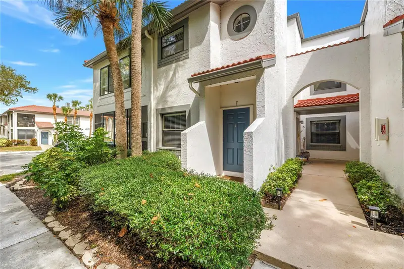 484 Santa Cruz Pl Ne #F, FL