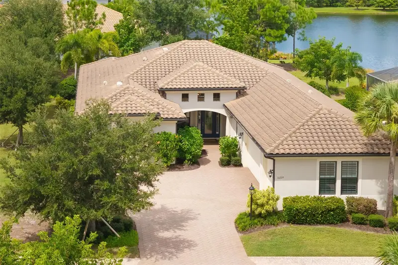 16229 Castle Park Ter, FL