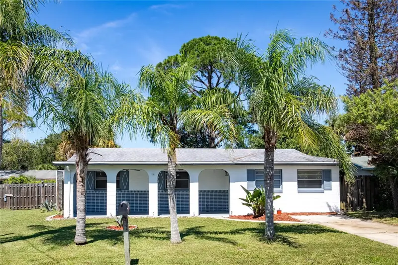 141 W Connecticut Ave, FL