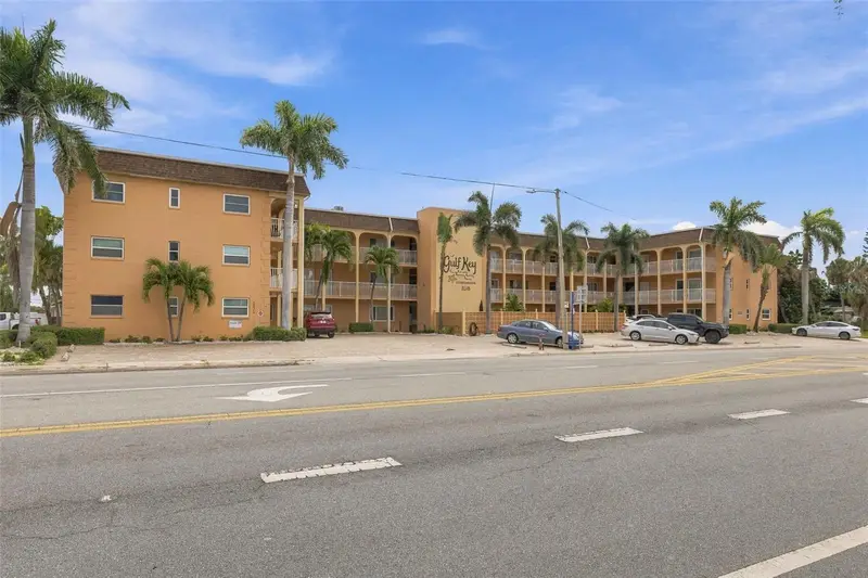 3575 Gulf Blvd #105, FL