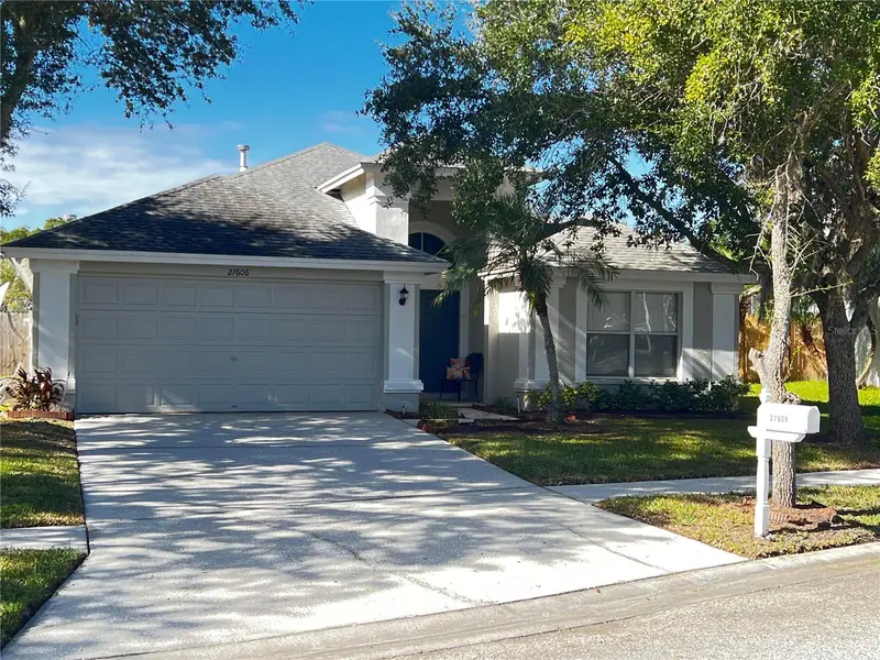 27606 Sky Lake Cir, FL