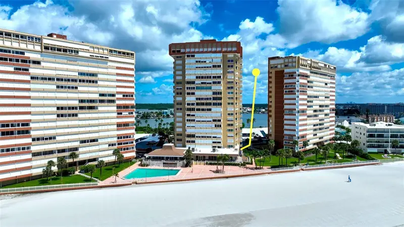 17920 Gulf Blvd #102, FL