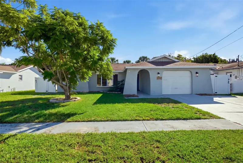 12912 1st Isle, FL