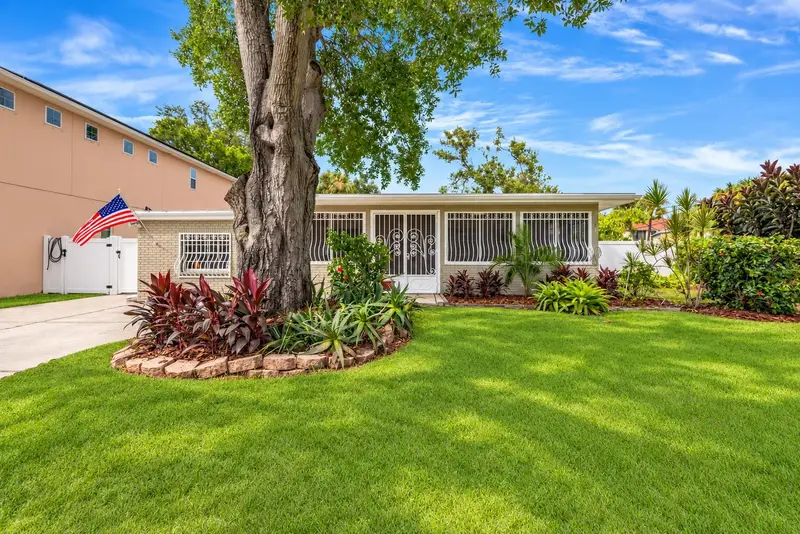 3501 W Price Ave, FL